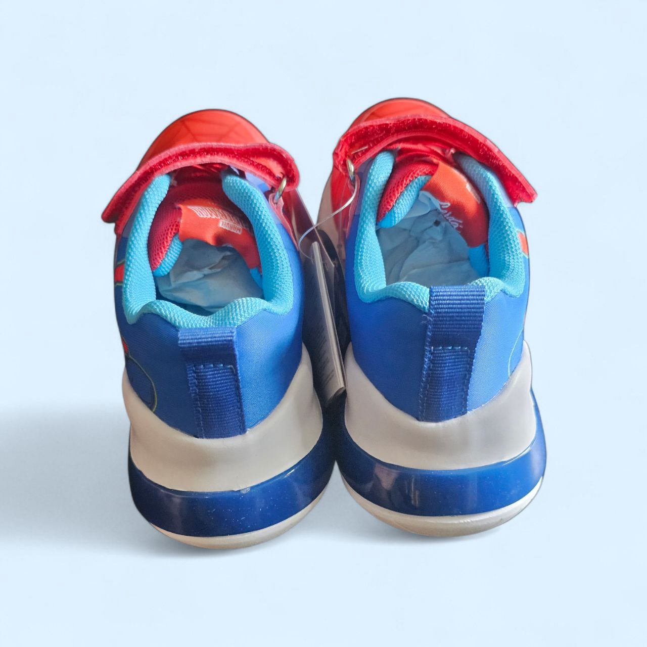 Baskets Lumineuses Spider-Man – L’Énergie des Héros aux Pieds de Tes Minis !