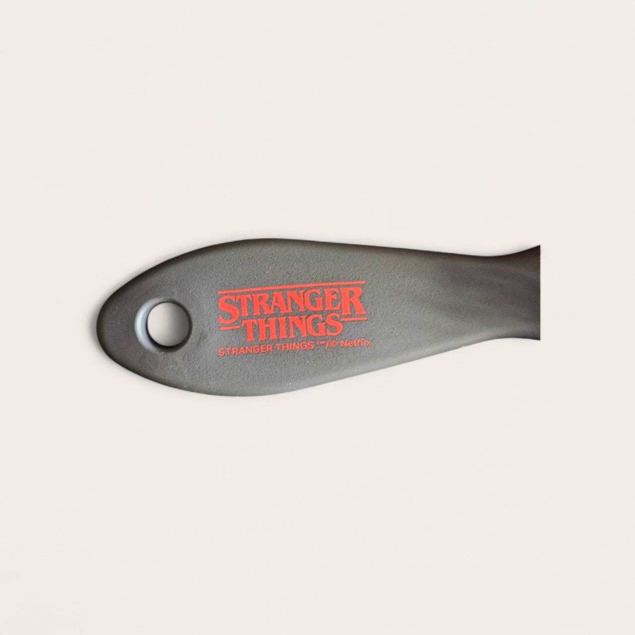 Brosse Stranger Things – Démêle avec Style 80’s !