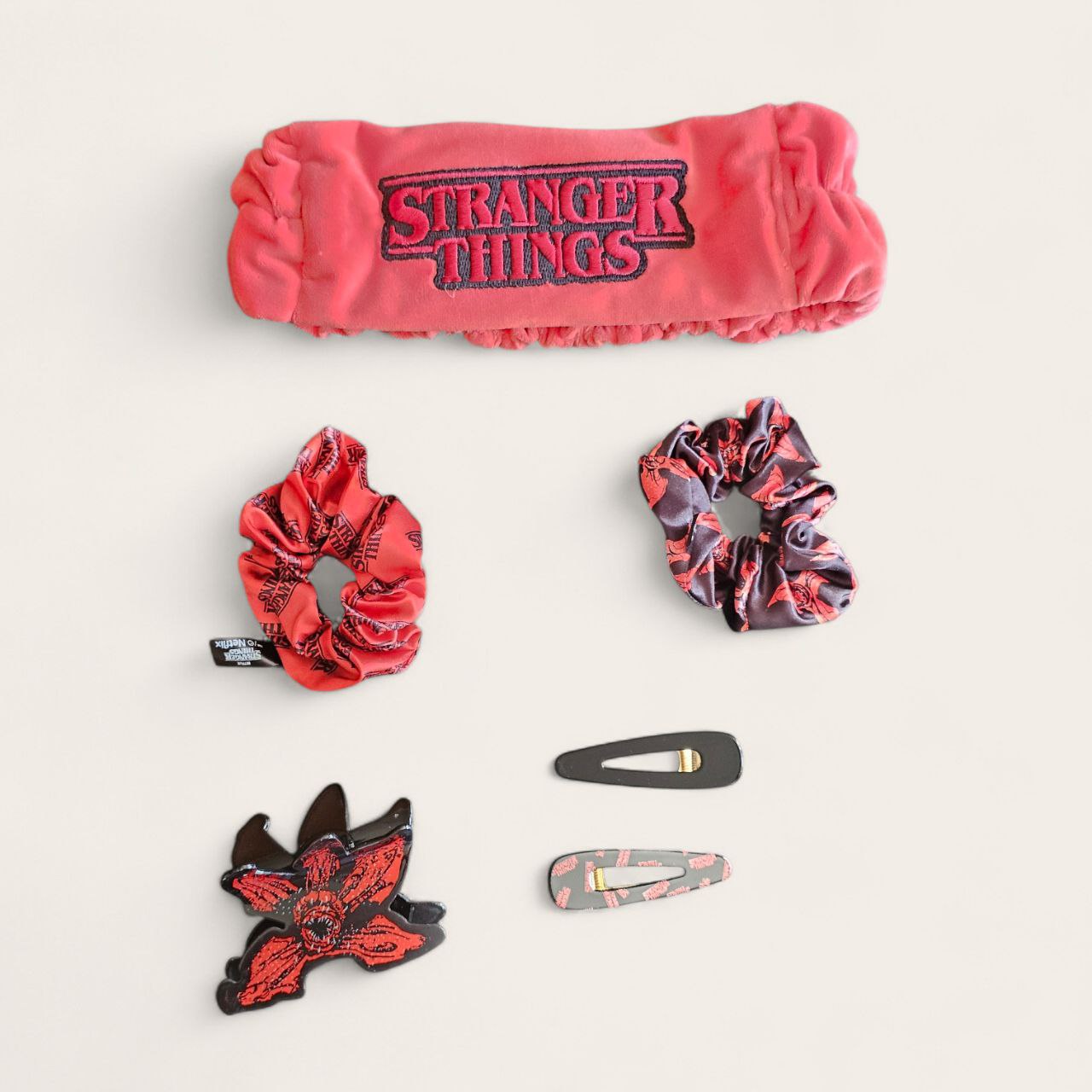 Kit 6 accessoires cheveux Stranger Things – Le Style Iconique des Années 80 pour Tes Minis !