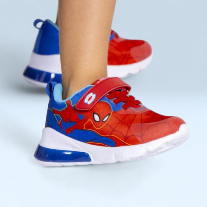 Baskets Lumineuses Spider-Man – L’Énergie des Héros aux Pieds de Tes Minis !