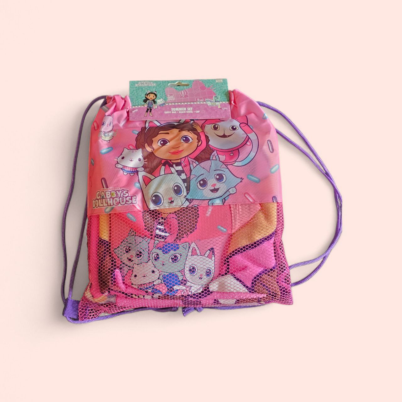 Kit Sac, Serviette & Casquette Gabby's Dollhouse – Le Combo Parfait pour l’Été !